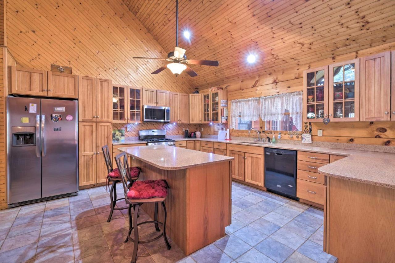 Pet Friendly Garnerland Home With Deck And Porch! Лурей Экстерьер фото