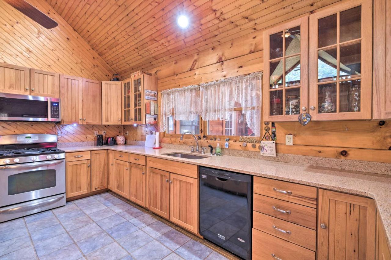 Pet Friendly Garnerland Home With Deck And Porch! Лурей Экстерьер фото