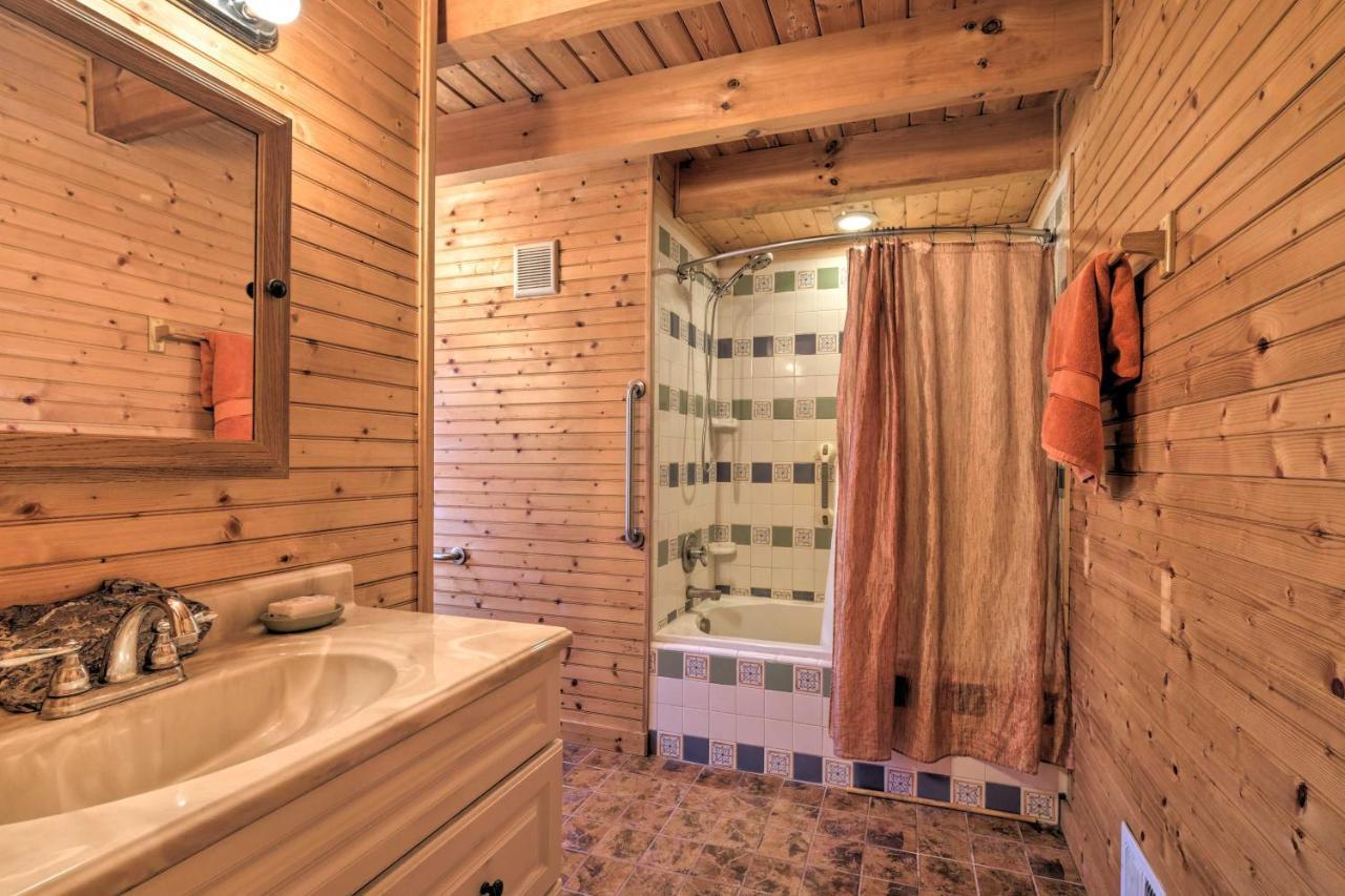 Pet Friendly Garnerland Home With Deck And Porch! Лурей Экстерьер фото