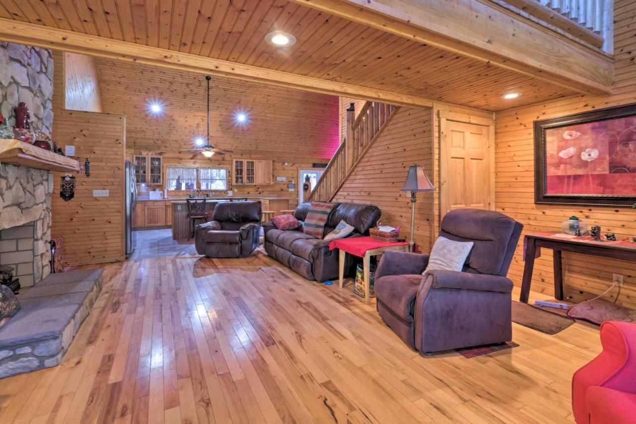 Pet Friendly Garnerland Home With Deck And Porch! Лурей Экстерьер фото