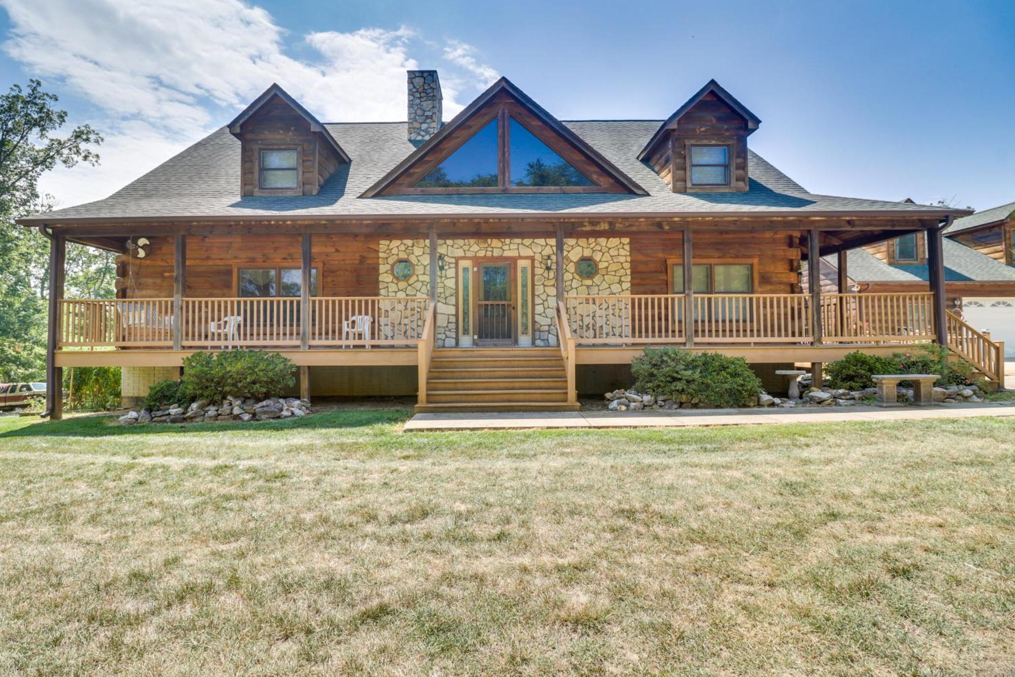 Pet Friendly Garnerland Home With Deck And Porch! Лурей Экстерьер фото