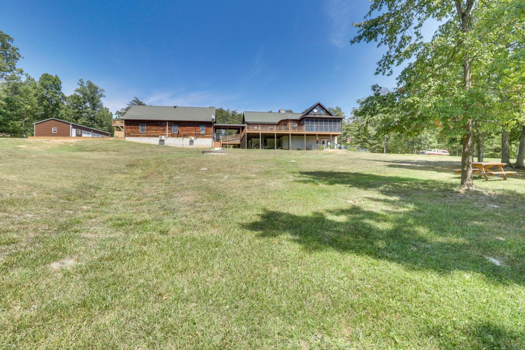 Pet Friendly Garnerland Home With Deck And Porch! Лурей Экстерьер фото