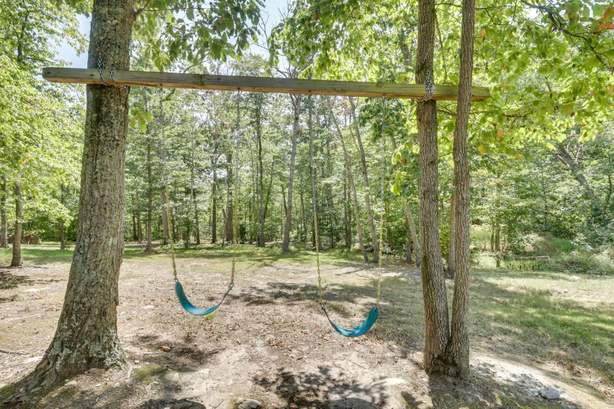 Pet Friendly Garnerland Home With Deck And Porch! Лурей Экстерьер фото